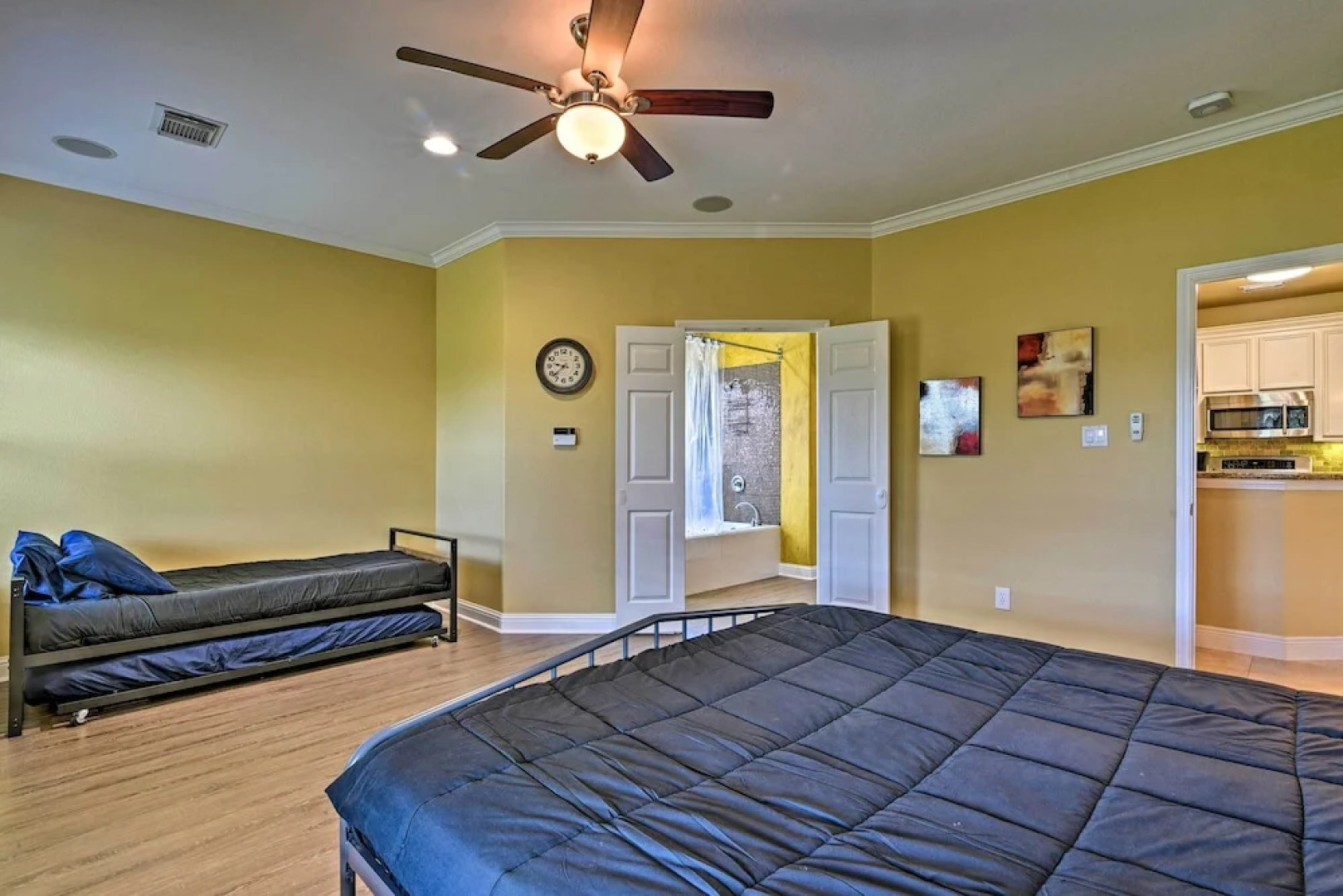 Walk to Ocean: Lakefront Dickinson Stucco House!