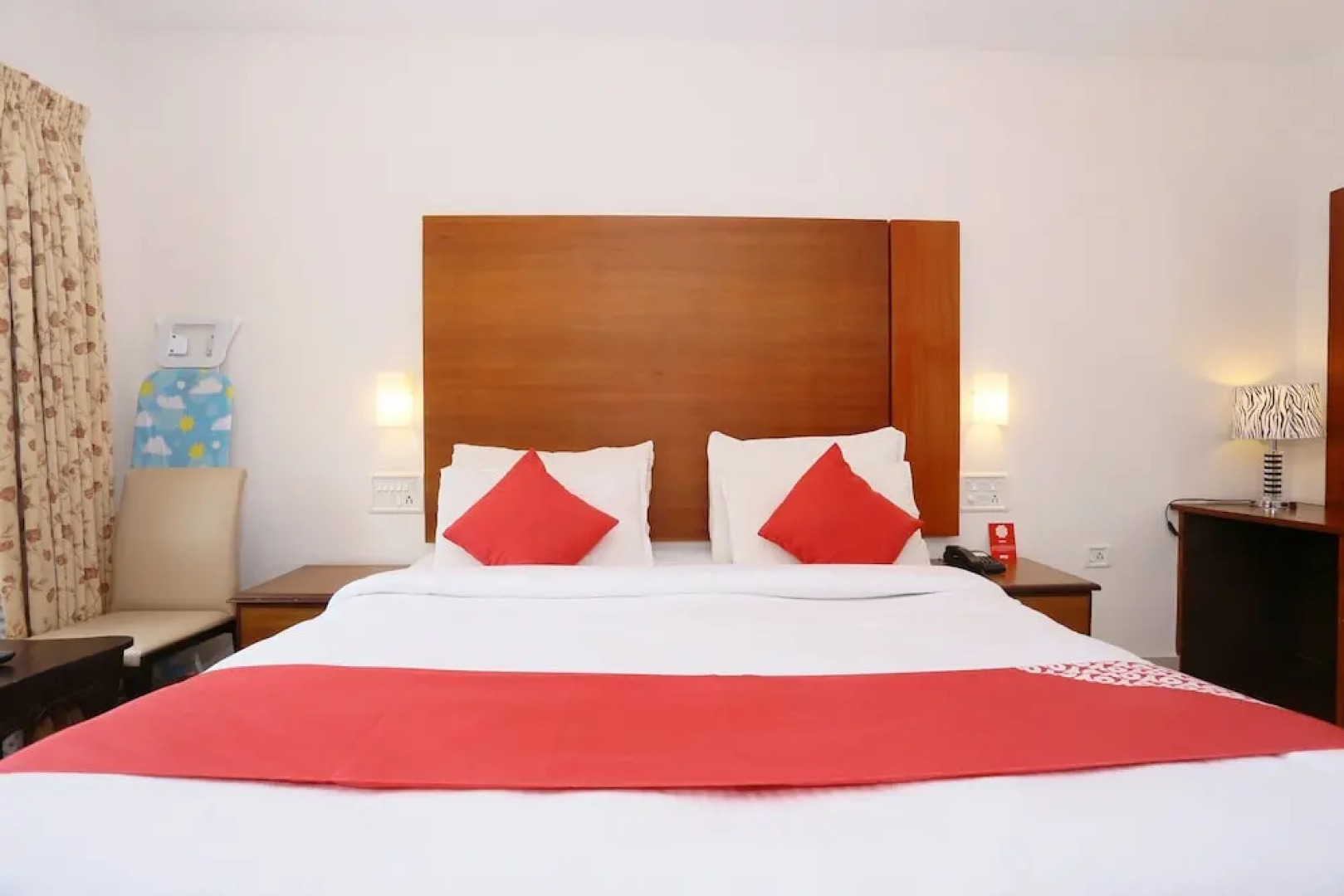 Hotel Dona Castle by OYO Rooms
