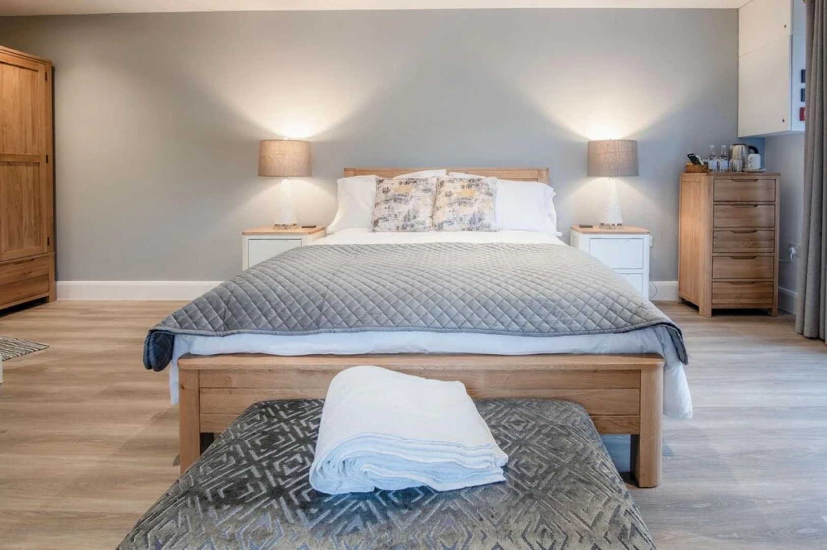 Suite 2 - Sleeping Giant Hotel - PEN Y CAE Inn