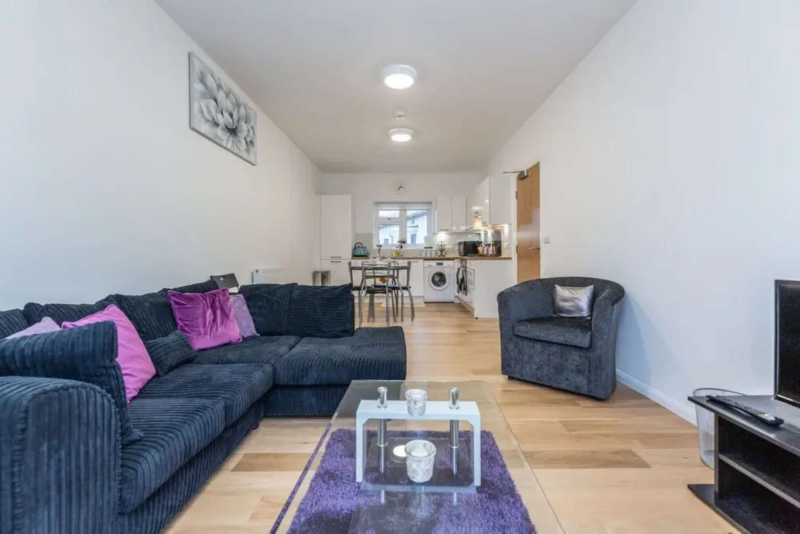 2BR Apt-sleeps 5-accessible-central Dartford