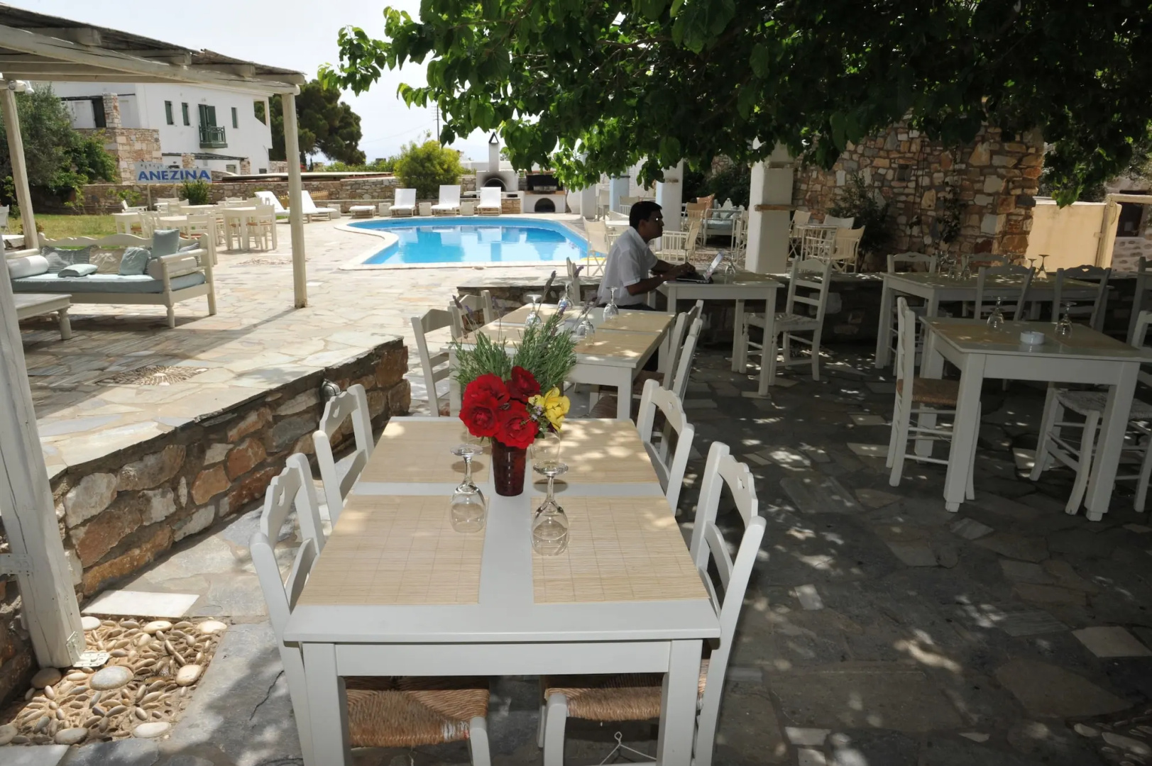Anezina Hotel