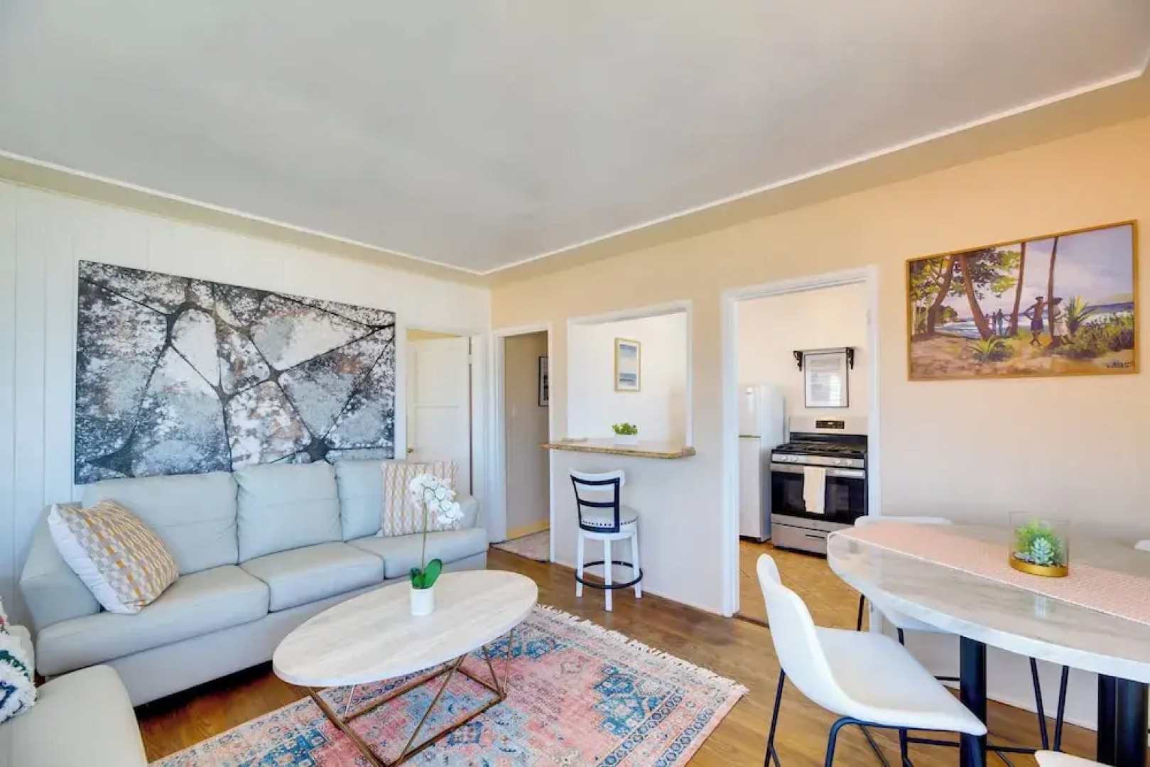 Sunny Manhattan Beach Apt w/ Vibrant Ocean Views