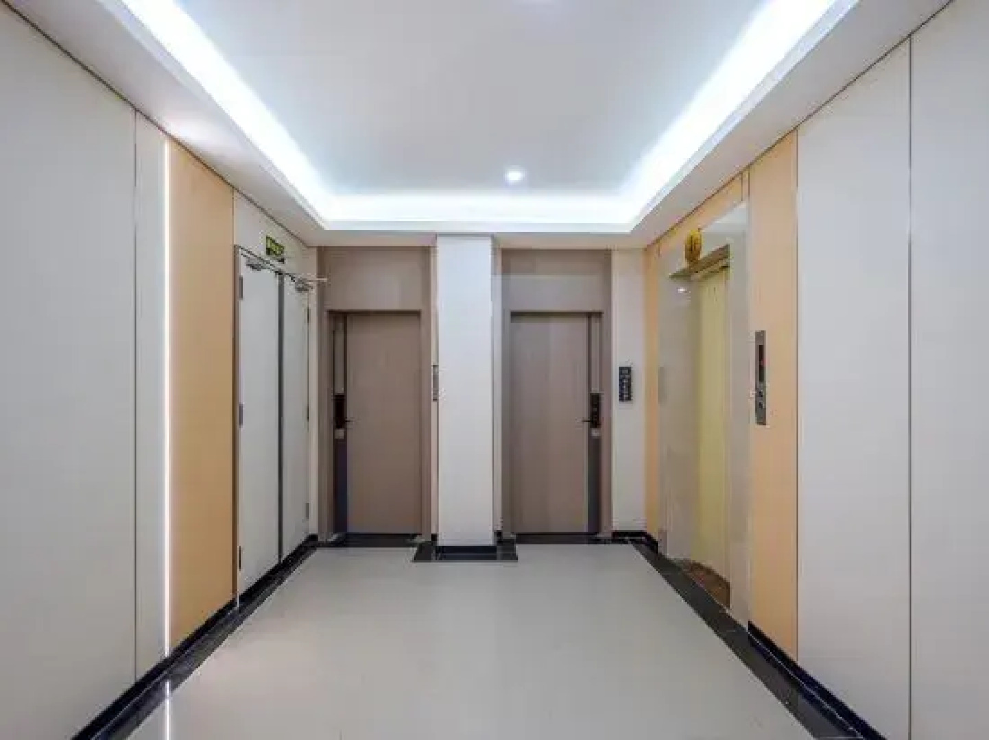 Ding'an Huanghua Hotel (Ding'an Bus Station)