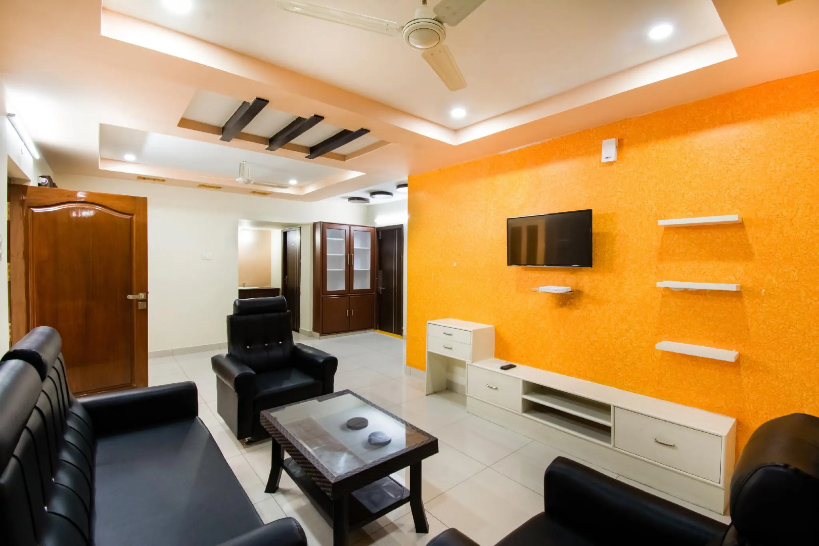 OYO 71081 Apple Guest Rooms