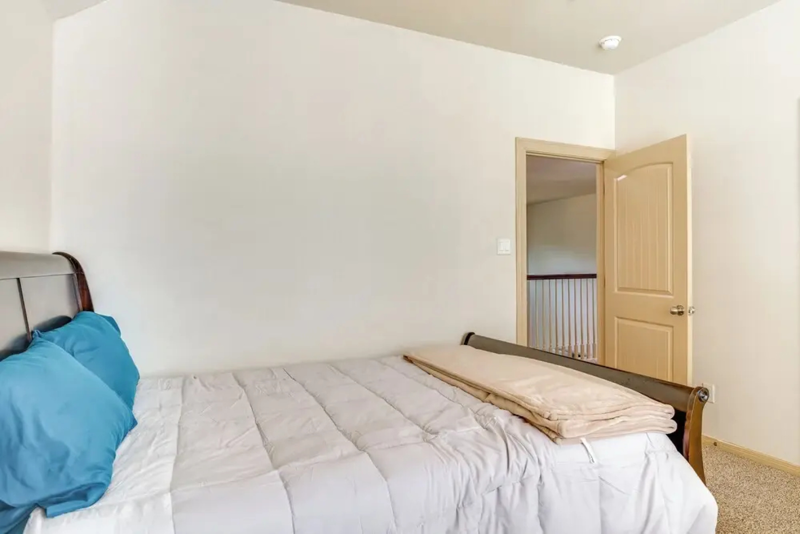 < 1 Mi to Lake Conroe: Home w/ Furnished Patio!