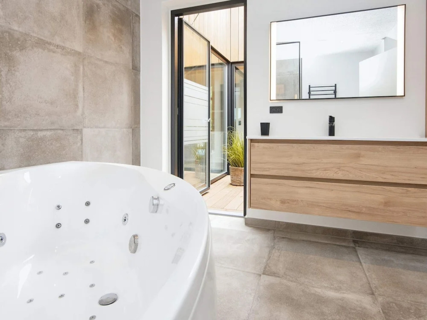 Luxury Lakeside Retreat - By Traum Ferienwohnungen