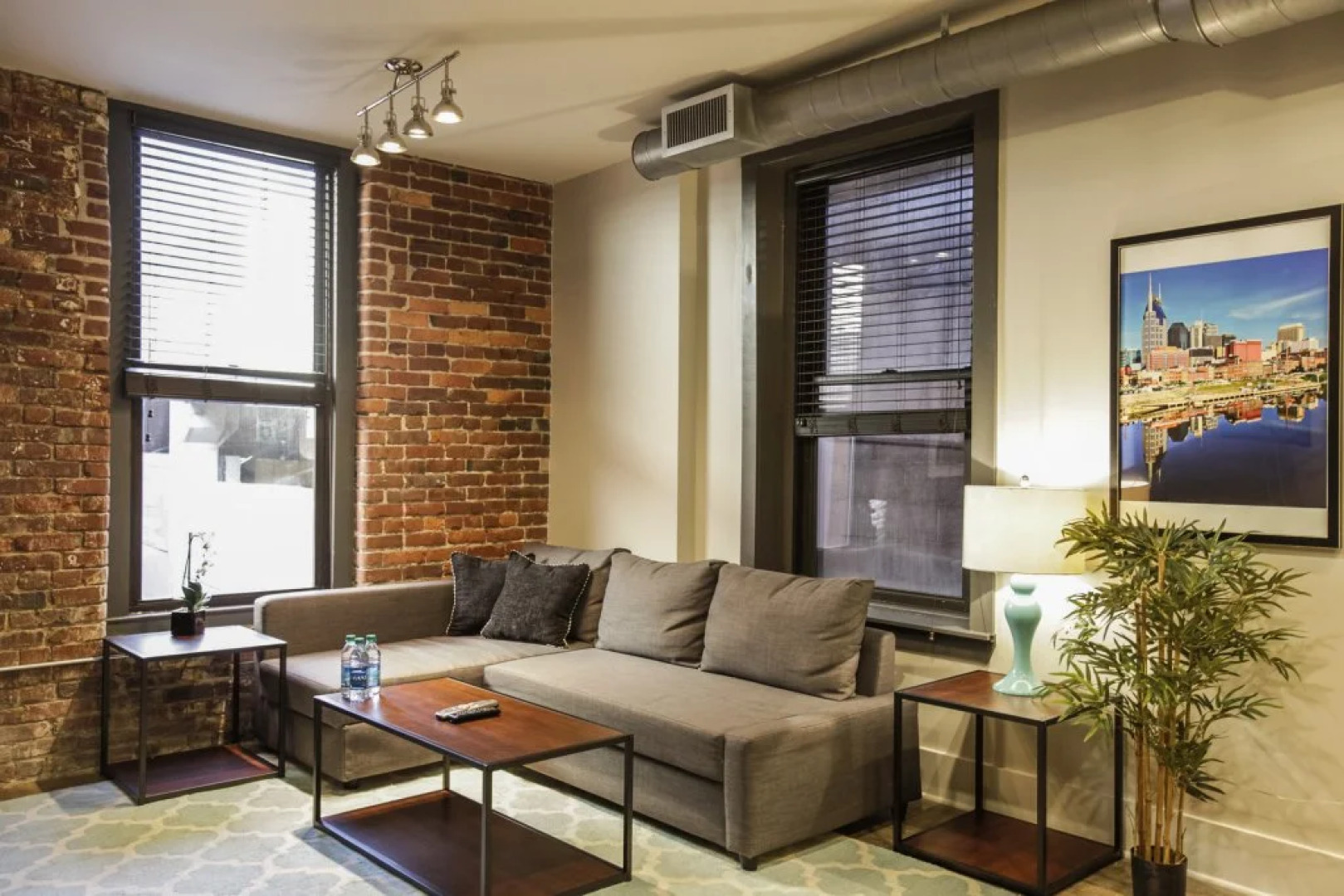 Broadway by Nashville Vacations