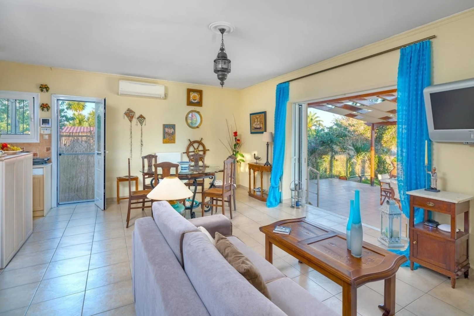 Holiday home poseidonnos and evripidou