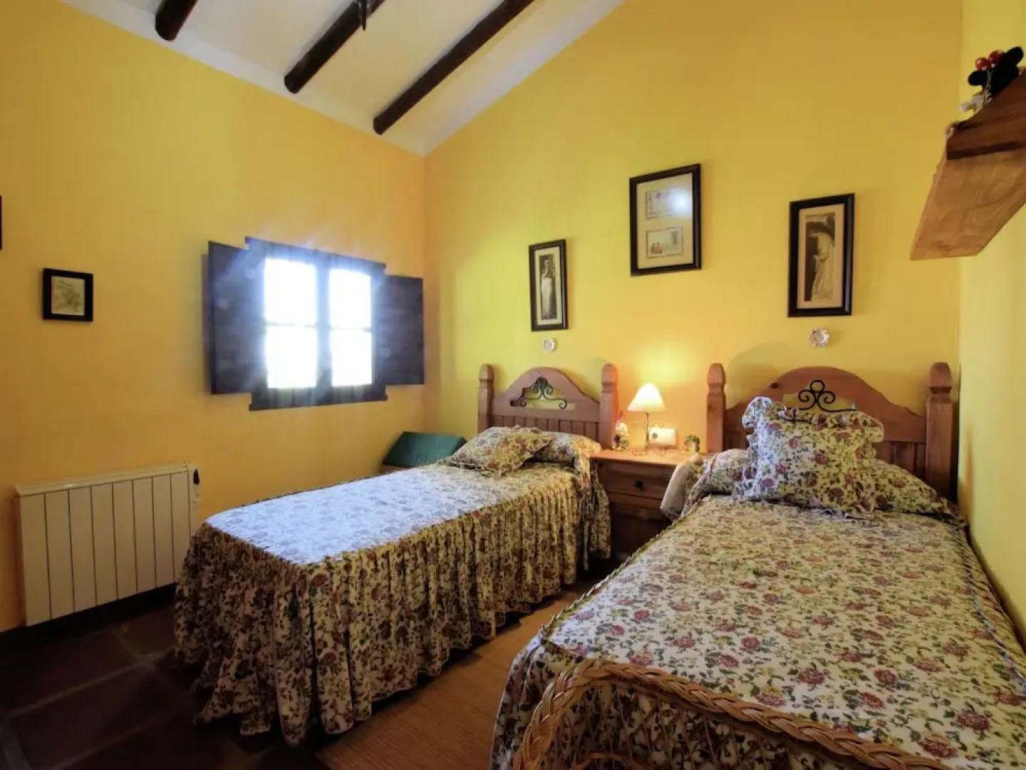 Attractive Holiday Home in Canillas de Aceituno With Terrace