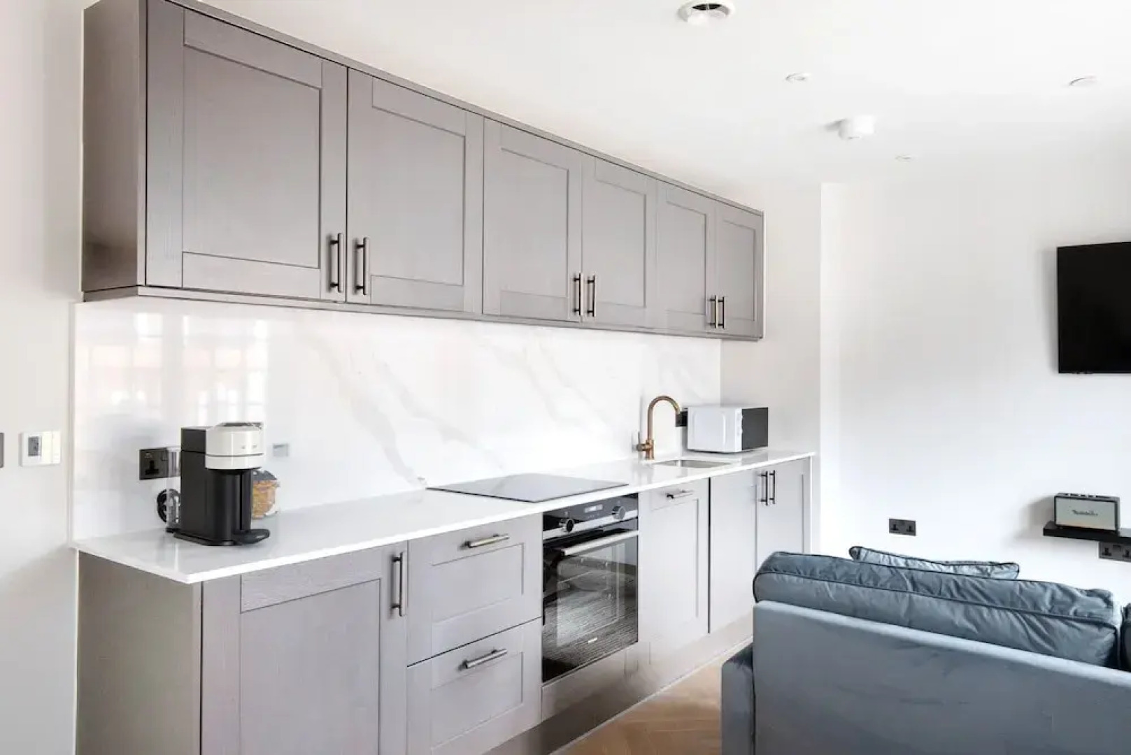 Sophisticated 2 Bedrooms by Spitafields