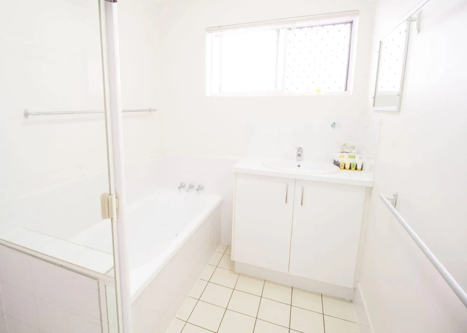 Aabon Apartments & Motel
