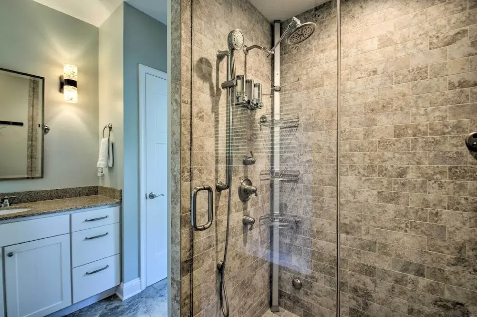 Grand Chalet w/ Hot Tub - Near Wintergreen Resort