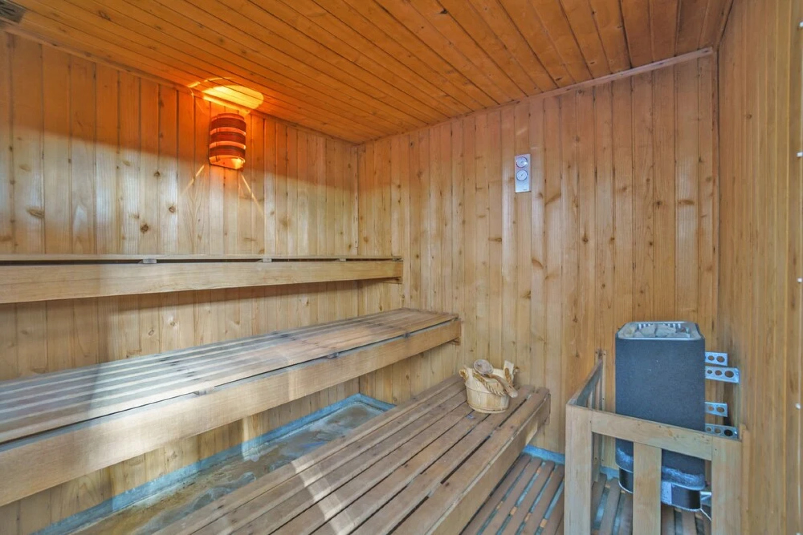 Seafront Condo & Big Terrace