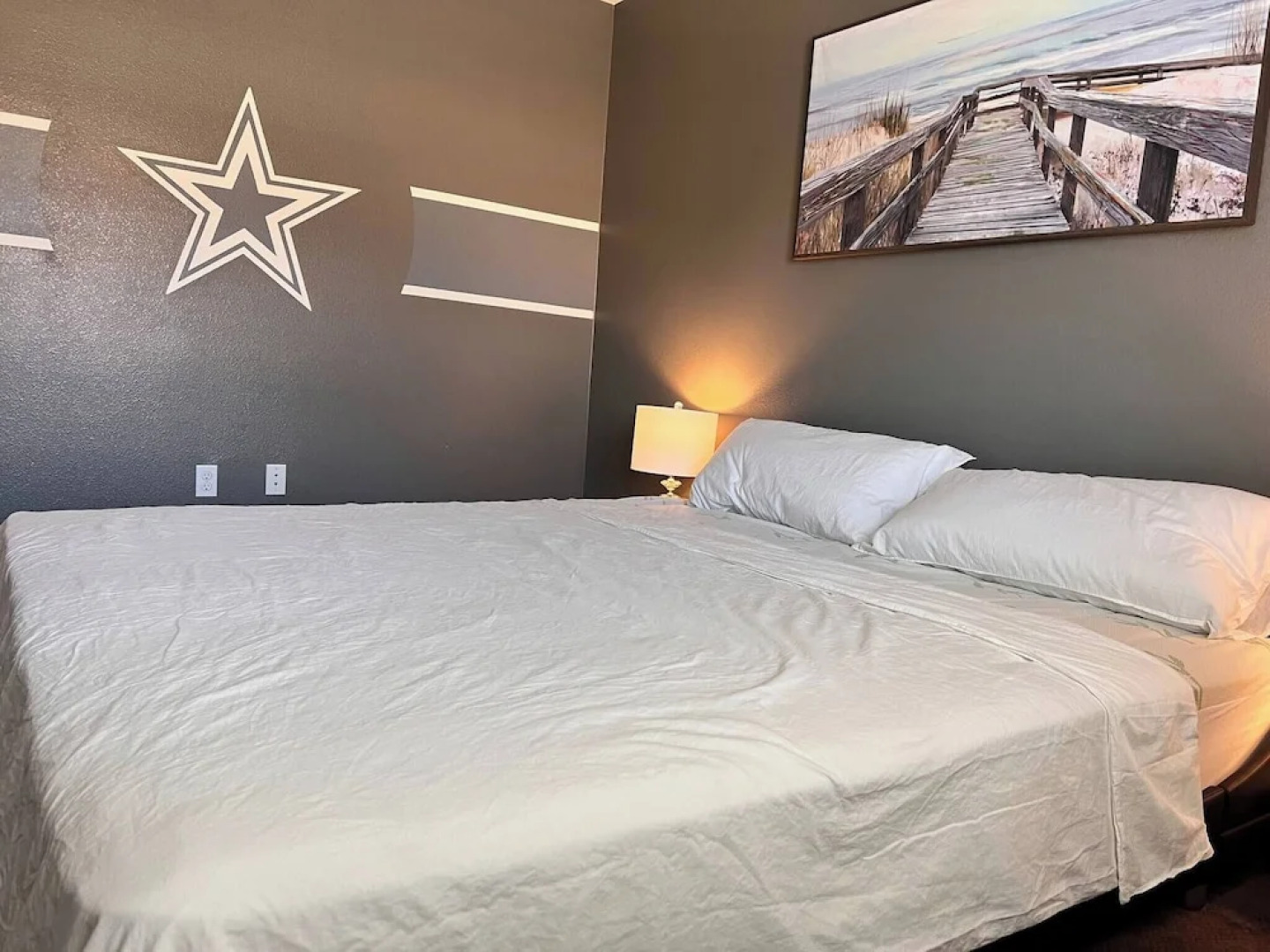 Cheerful 4 Bedroom Entire House Lots Of Open Space