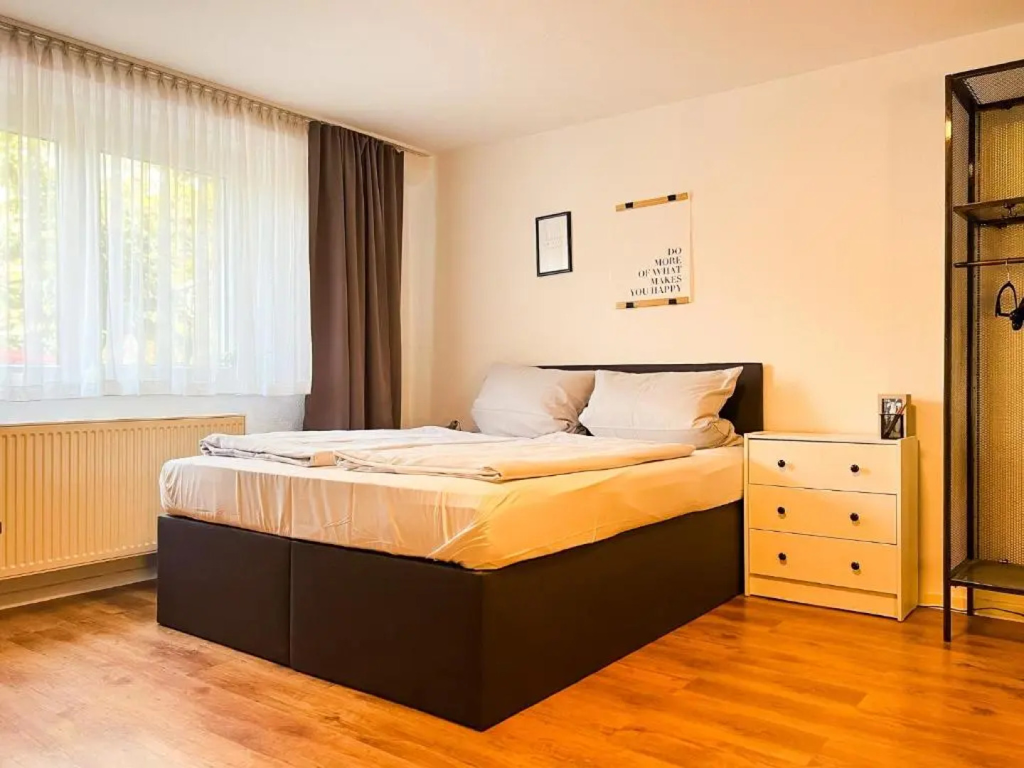 modern Room with Netflix in Porta Westfalica