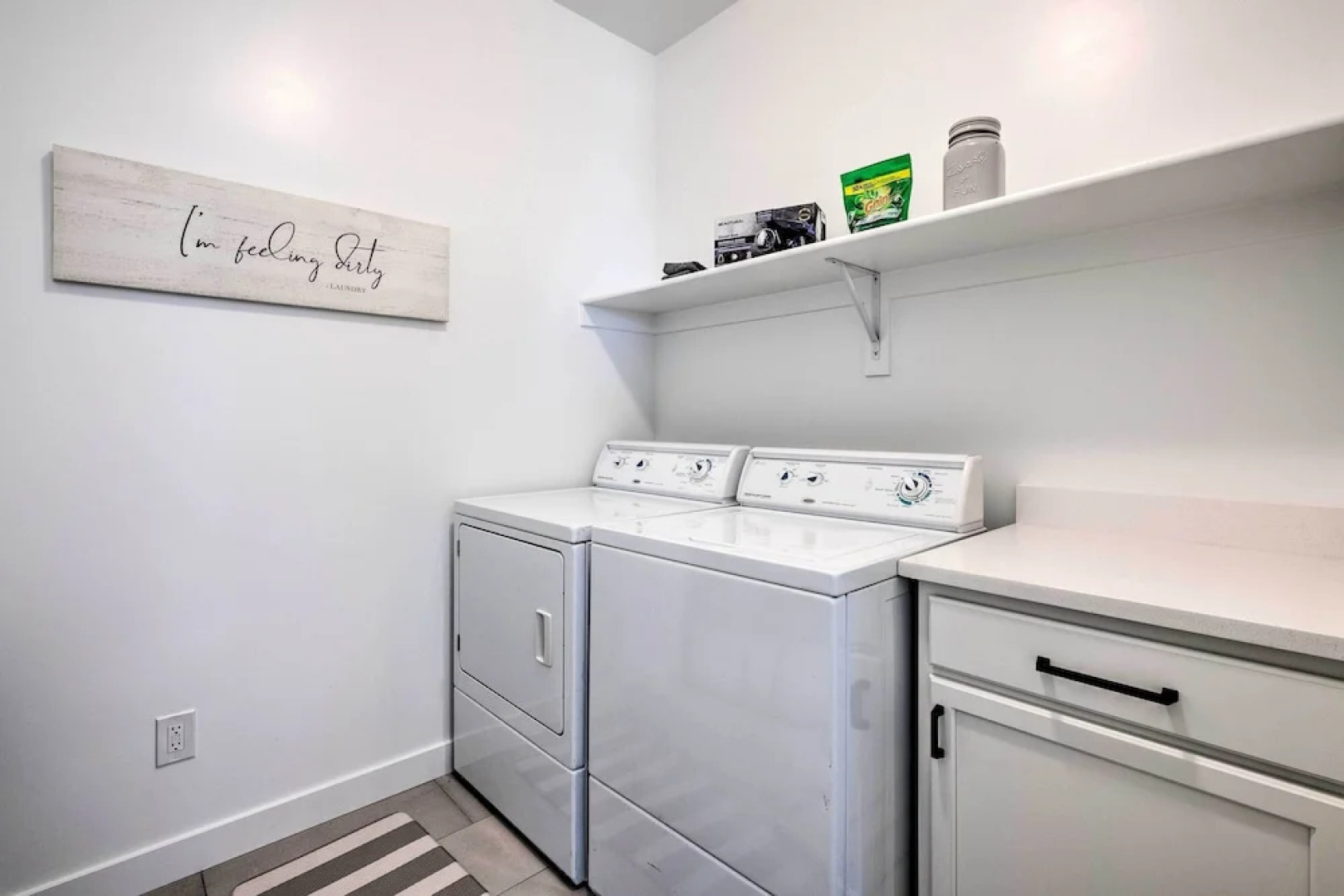 Inviting Hideout Townhome w/ Balcony & Lake Views!