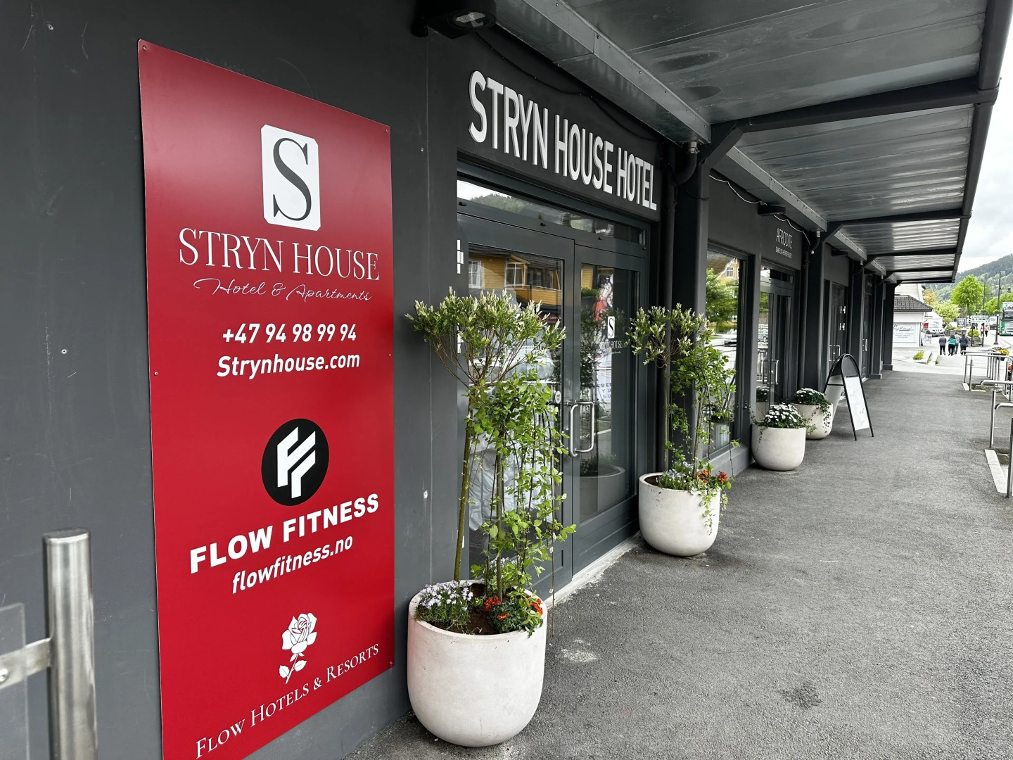 Stryn House Apartments & Hotel
