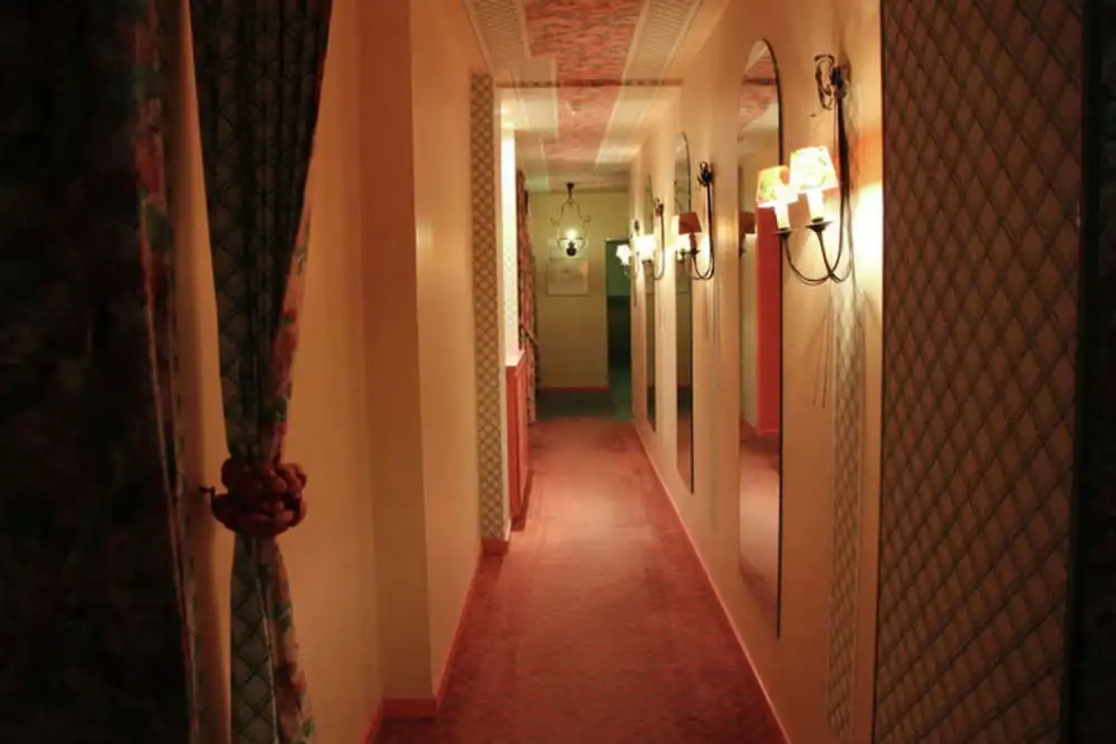 La Roche Riverside Mansion