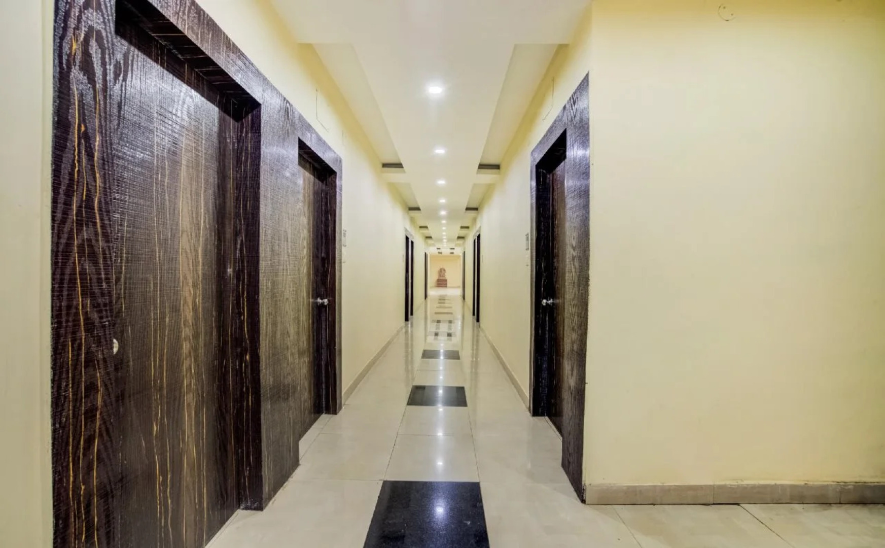 The Grand Yash By OYO Rooms