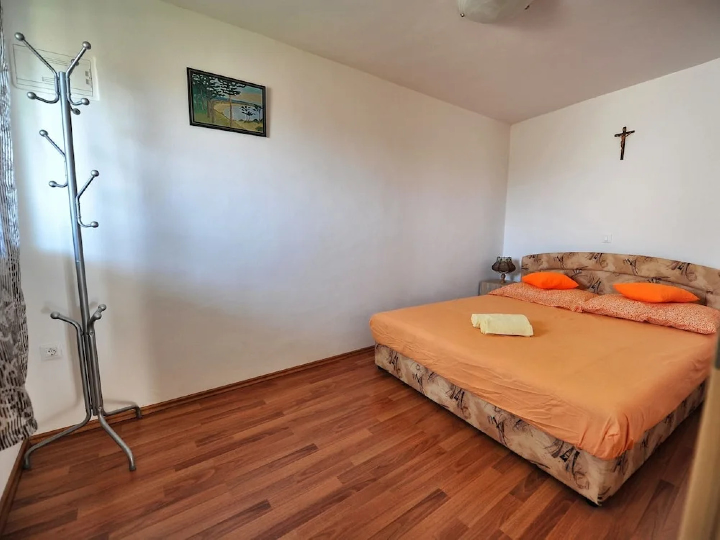 Modern Holiday Home With Covered Terrace and Private Garden