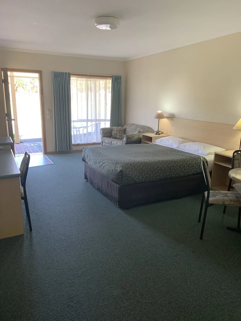 Arthur Phillip Motor Inn