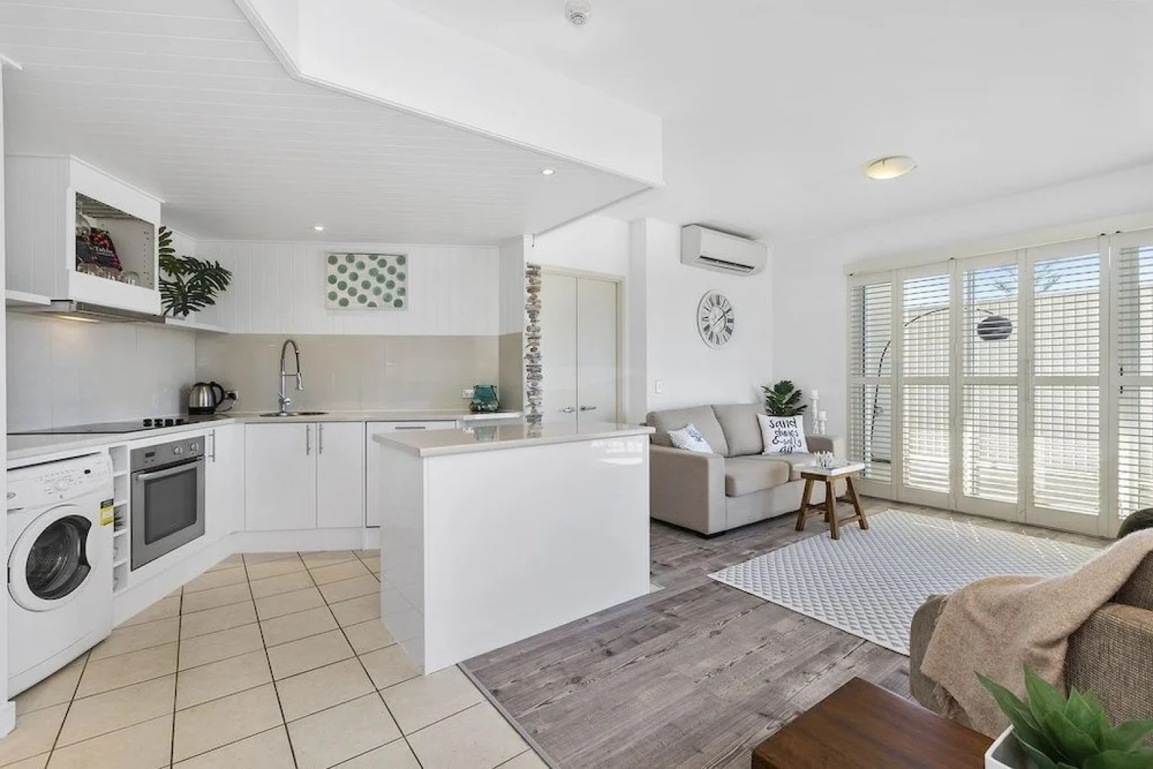 Resort On The Beach 1219/20