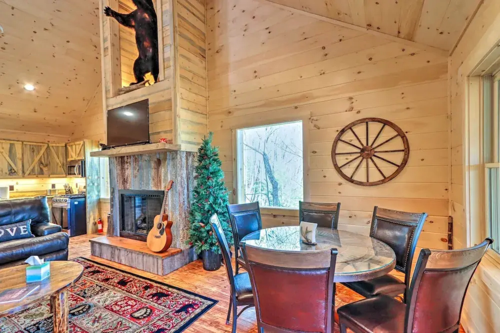 Luxury Cabin Vacation Rental in Mineral Bluff