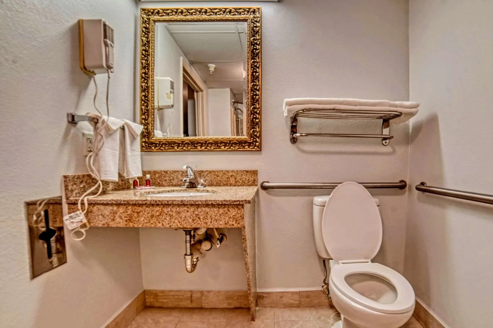 Econo Lodge Raleigh near Walnut Creek Amphitheatre