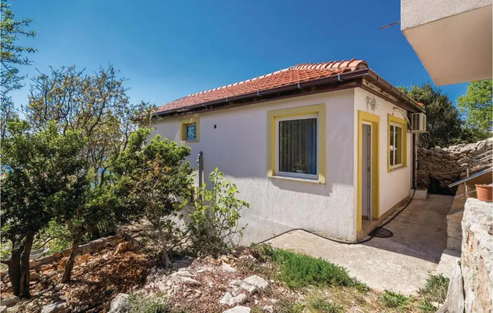 Stunning Apartment in Karlobag With Wifi