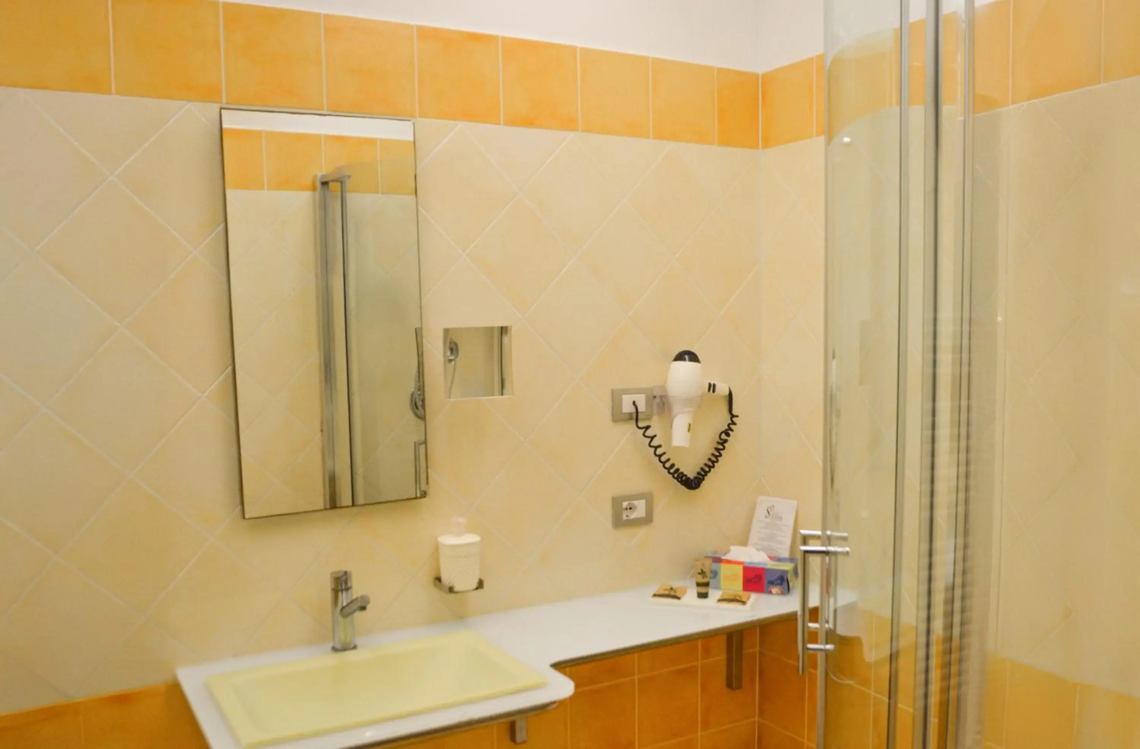 Отель AHG Donna Silvia Wellness Hotel