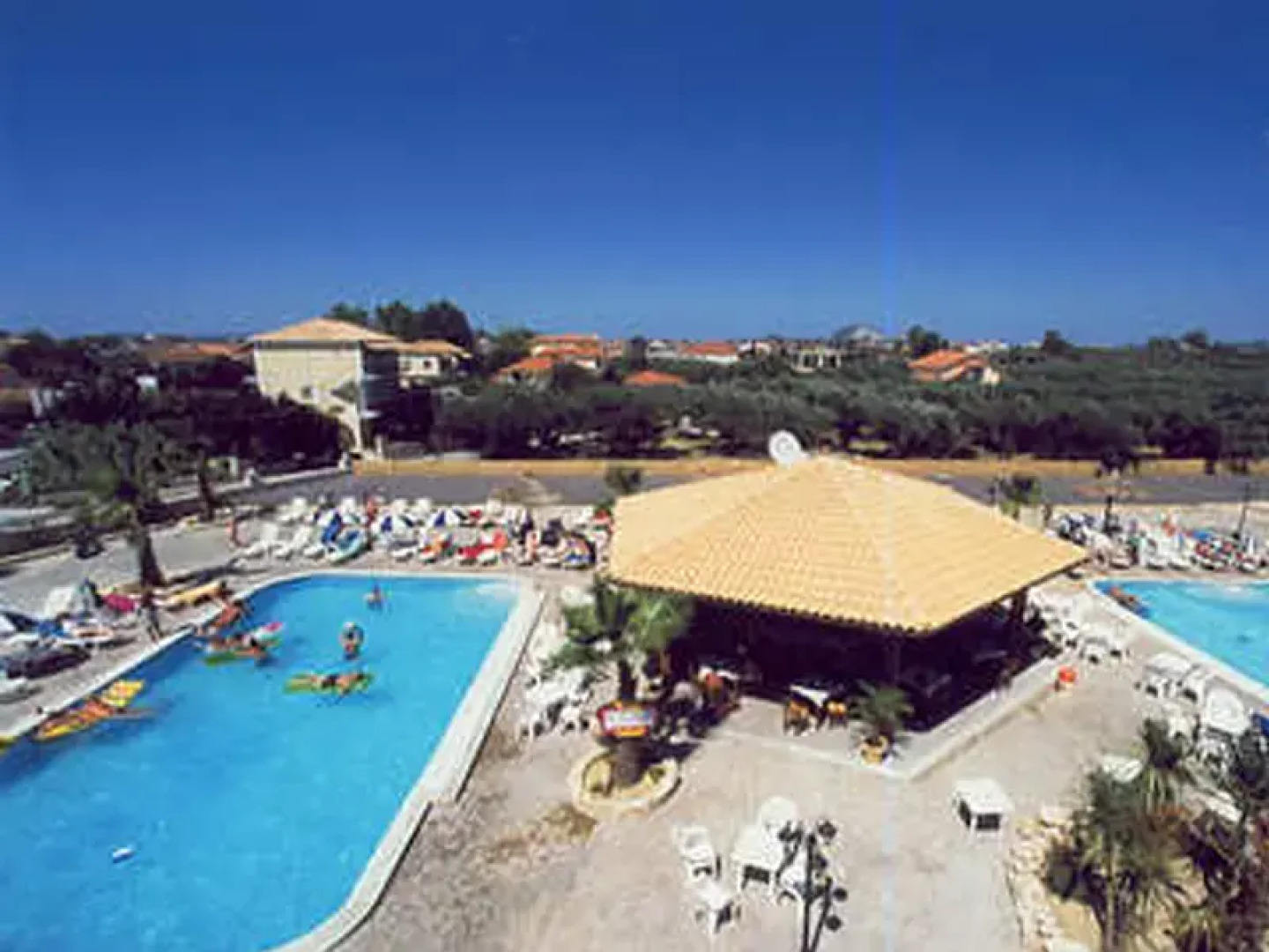 Dimis Studios and Apartments