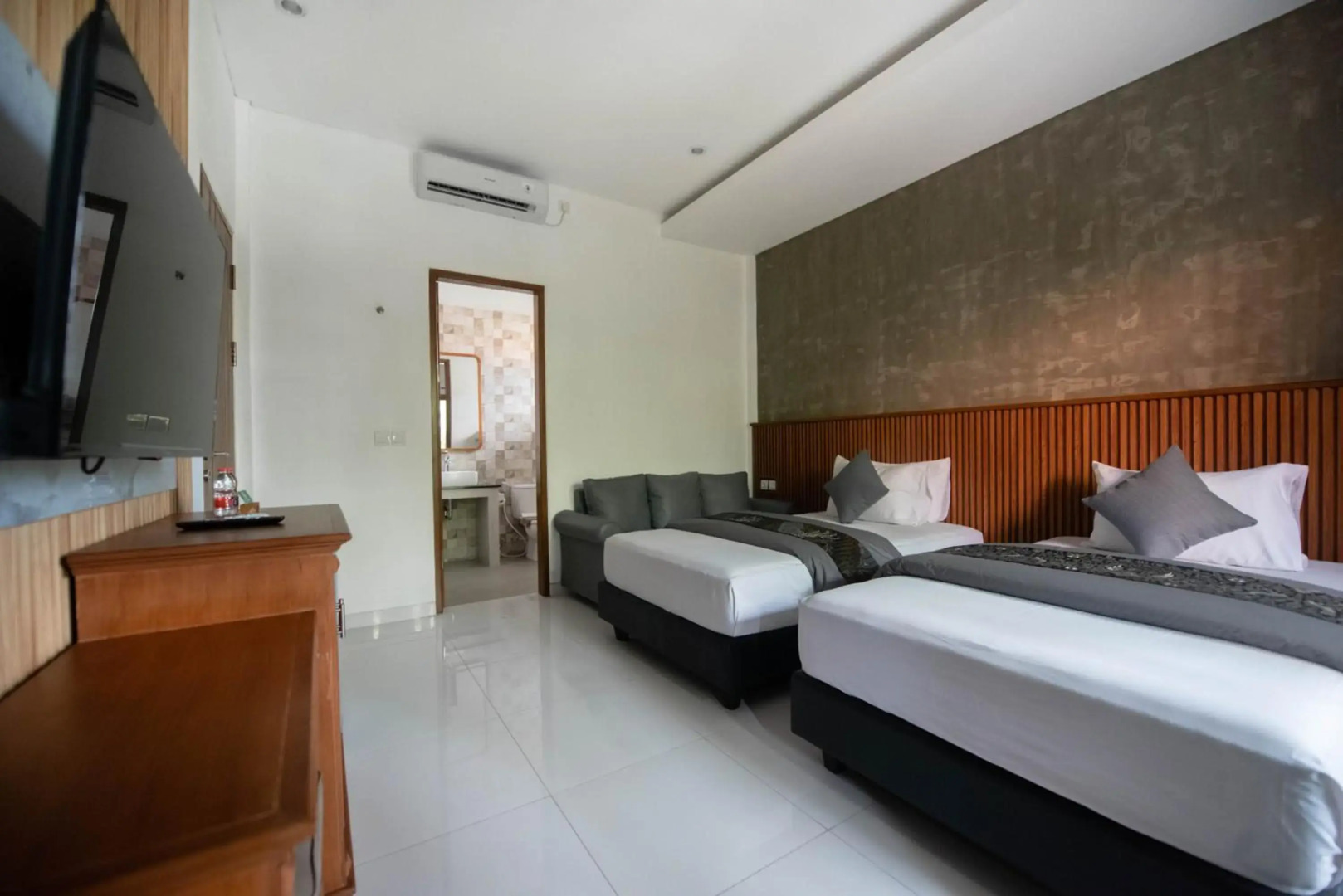 Sandat Hotel Legian