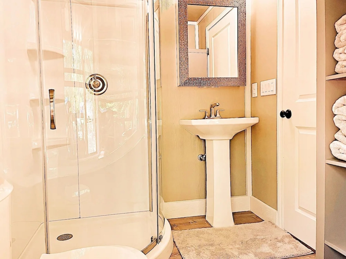 5 Son's Geronimo - Birdhouse Cabin