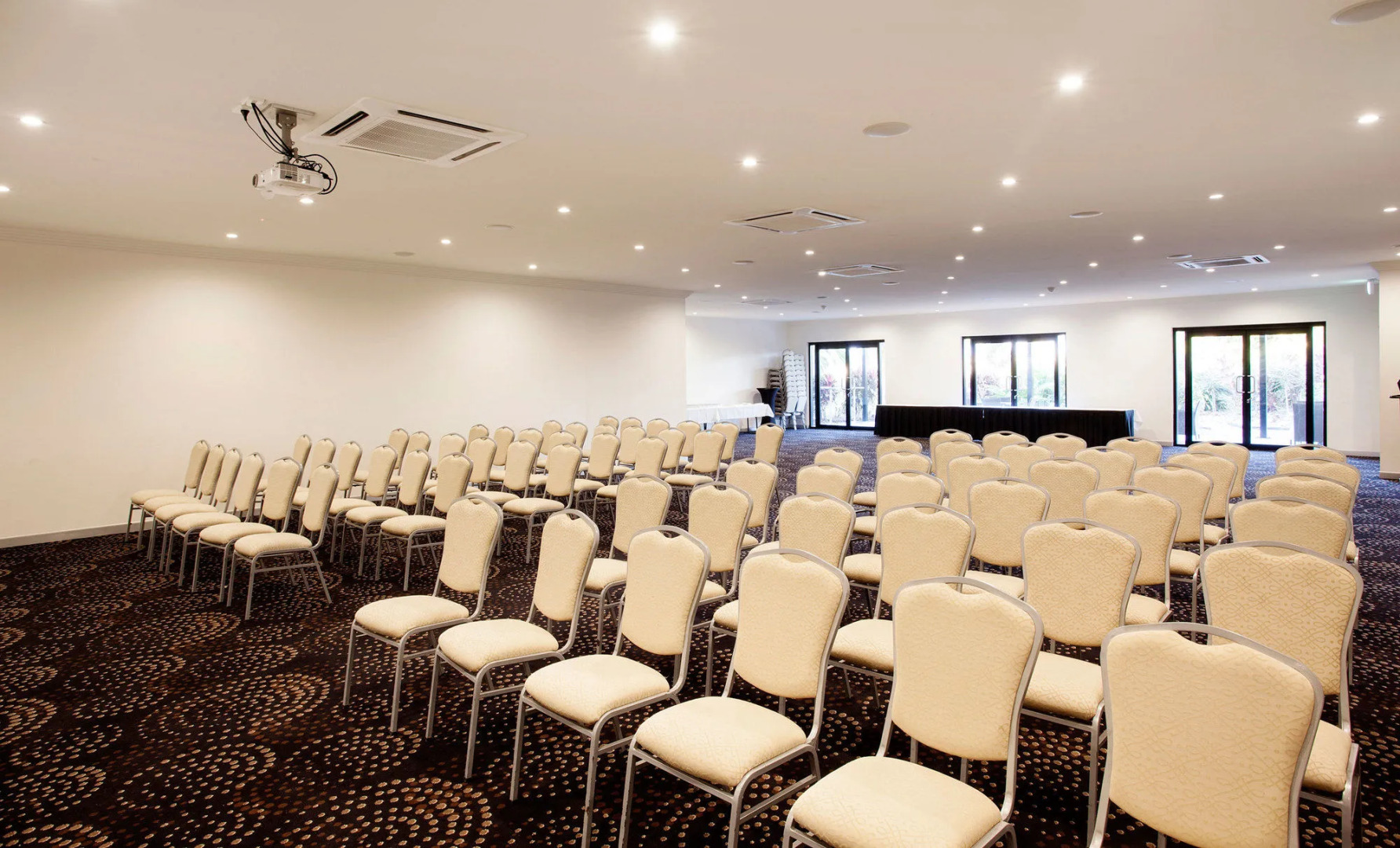 Nightelier Mission Beach