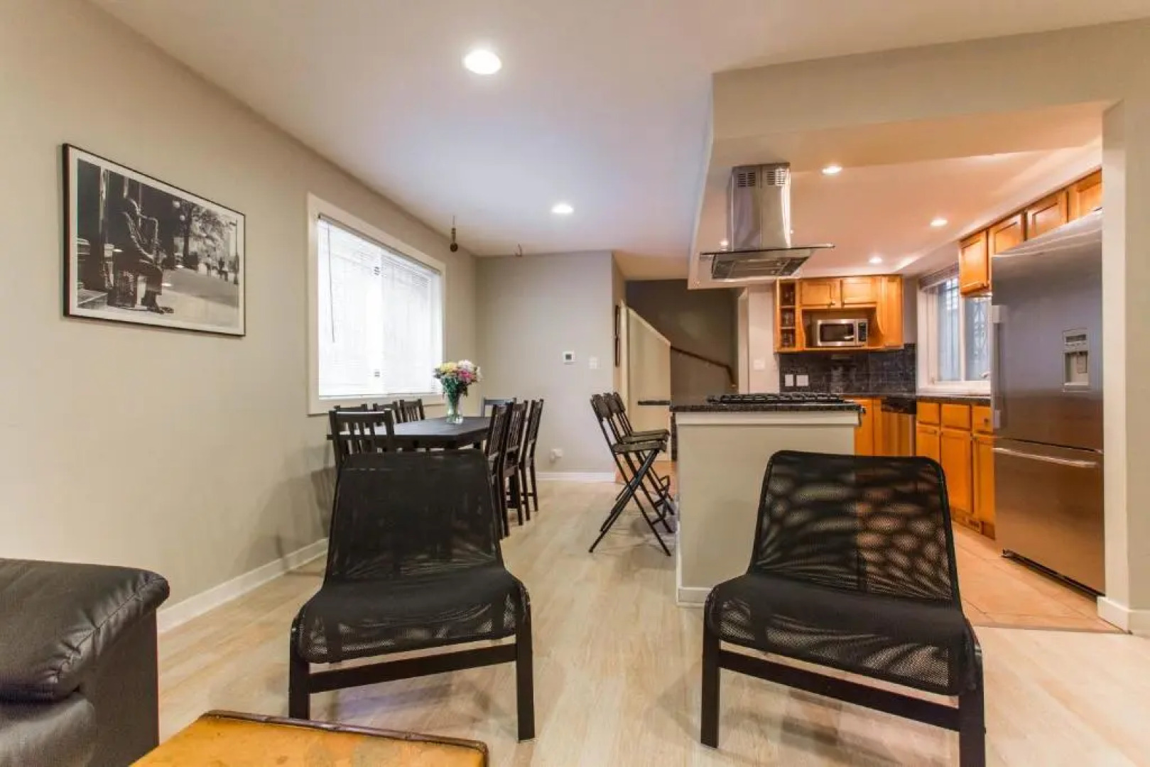 Old Town-Gold Coast Amazing 3 br Home/ Free Parking/ Breakfast/ Backyard/ Walk Everywhere/ Pets OK