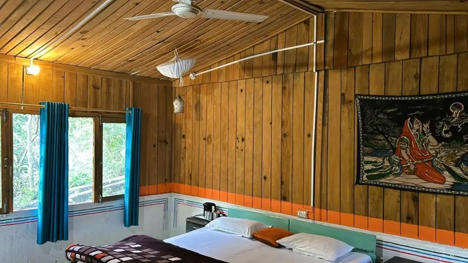 12 BHK Rustic hut in Dhaulsoot Village 3 km from Laxmijhula near Badrinath Road, Rishikesh, by GuestHouser (AE3B)