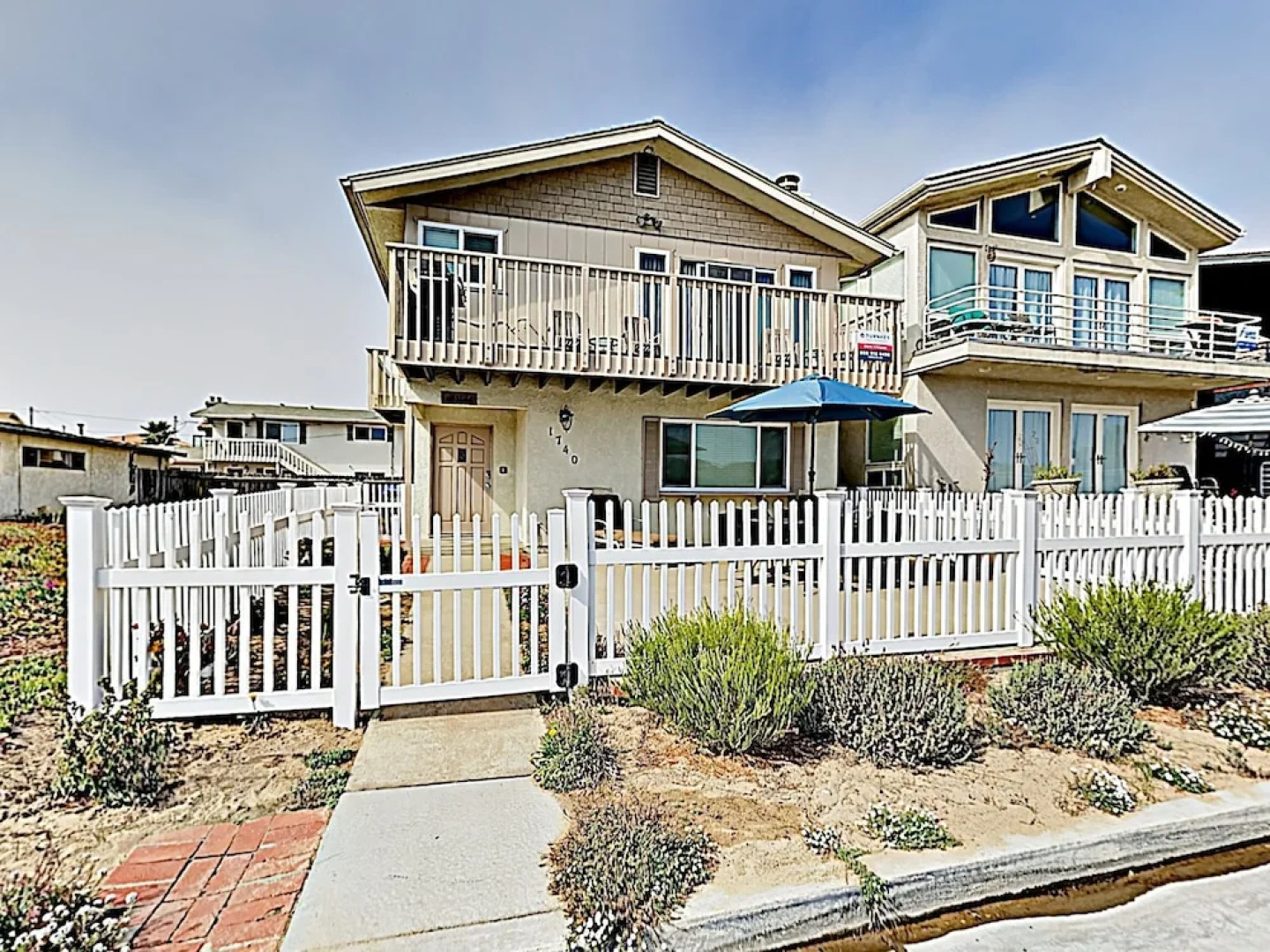 1740 Laguna Drive Home 3 Bedrooms 2 Bathrooms Home