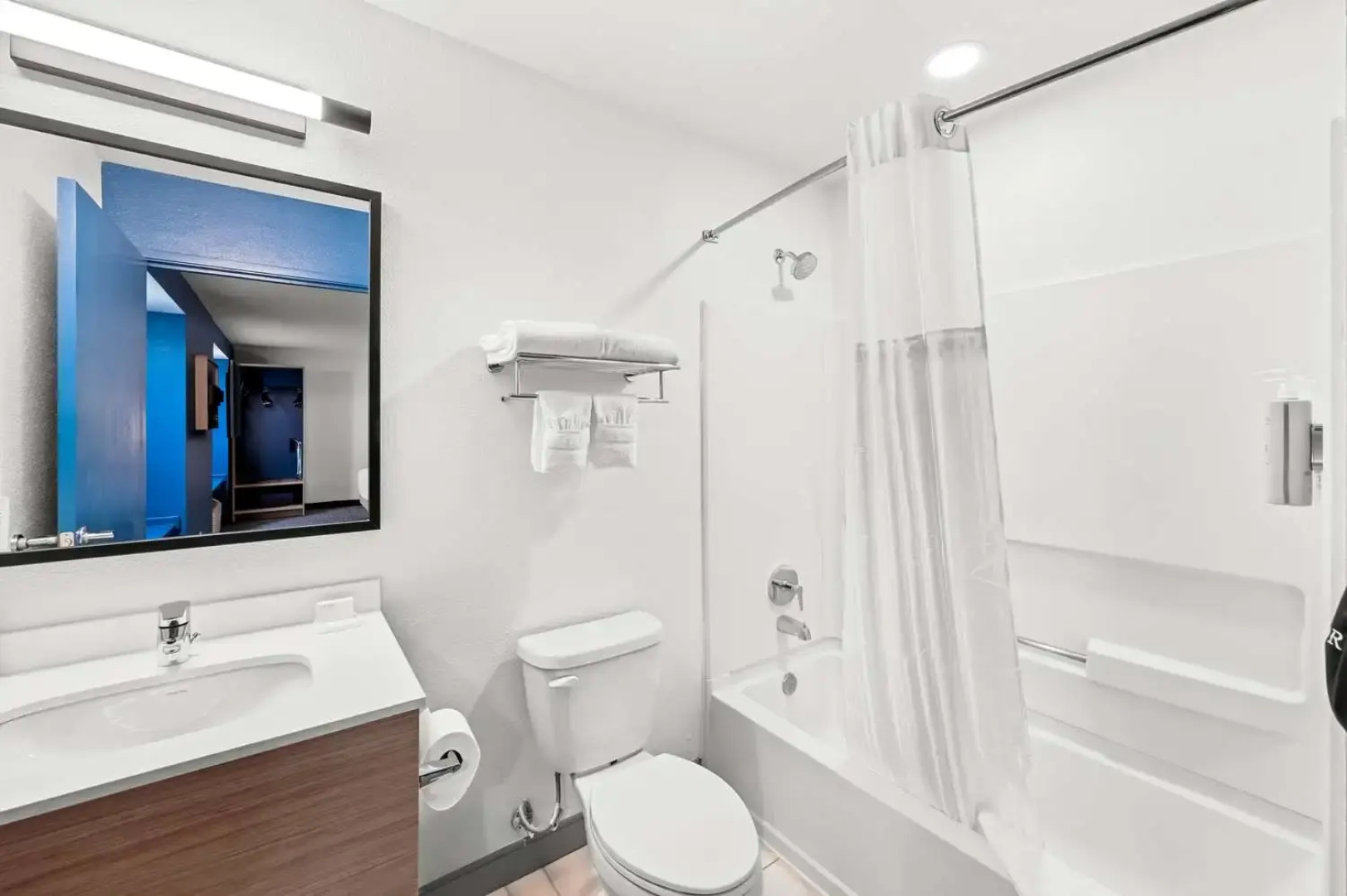 Spark by Hilton Sterling Dulles Airport