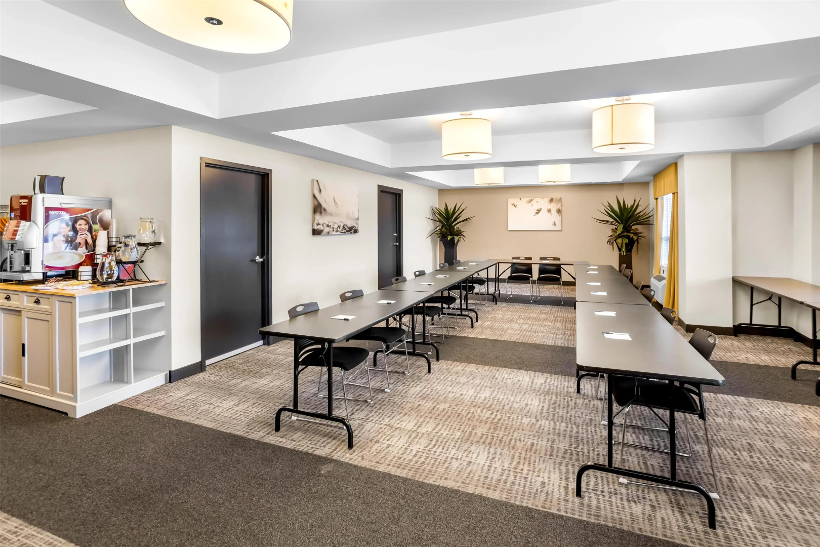 Best Western Thompson Hotel & Suites