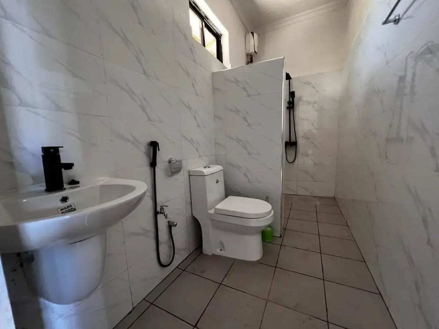 Balungi Bungalow & Restaurant