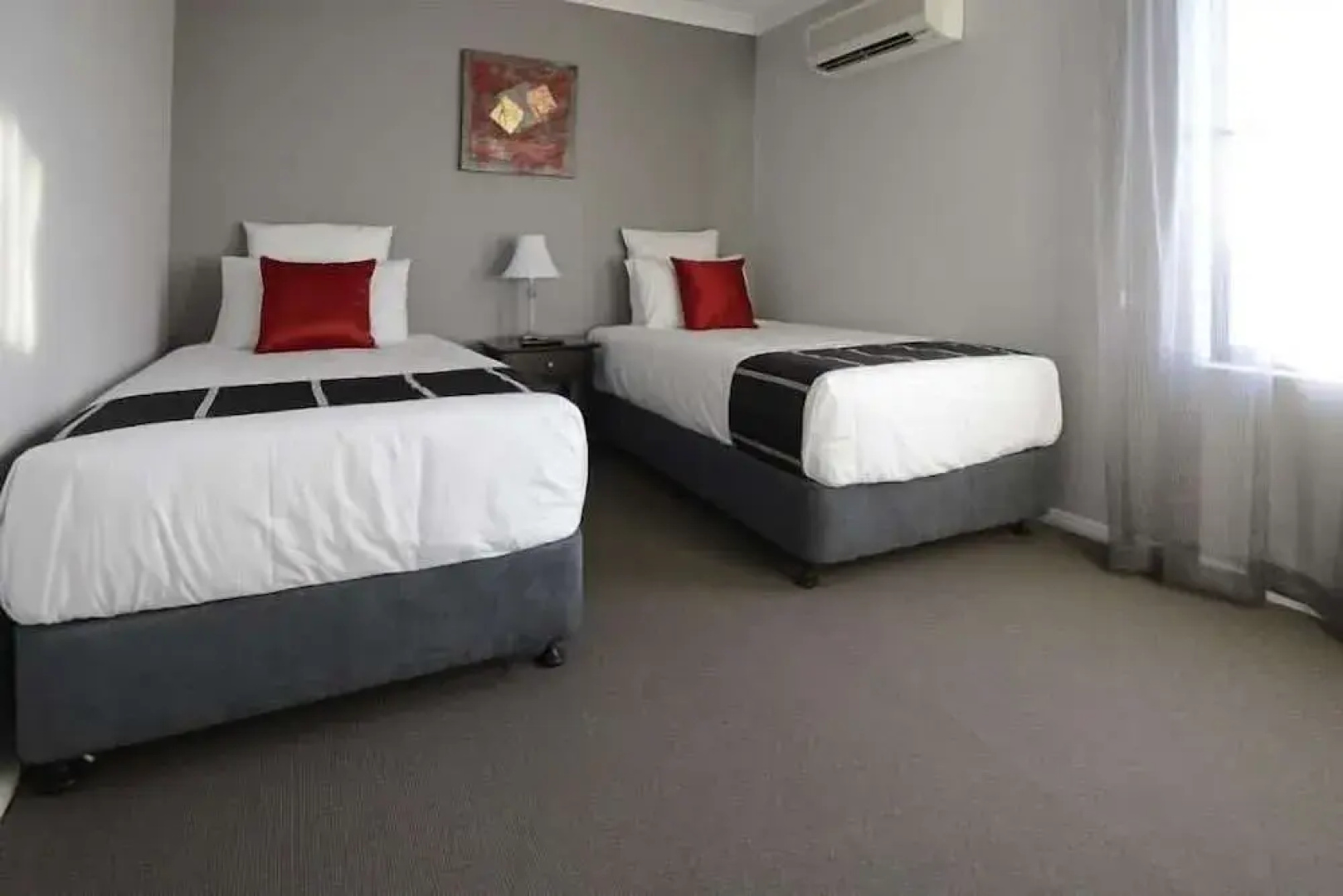 Aastro Dish Motor Inn