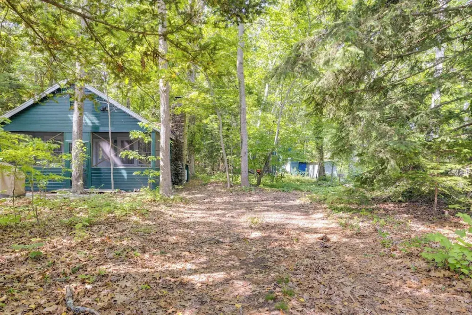 Southold Cottage w/ Patio & Grill - Walk to Beach!