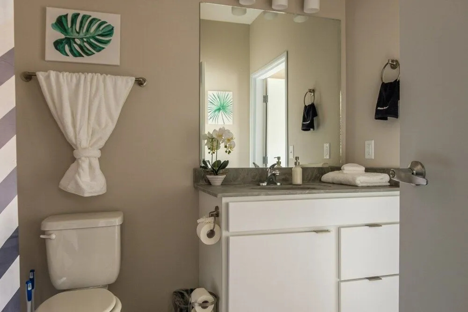 FRONTDESK Core Apts Campustown Ames