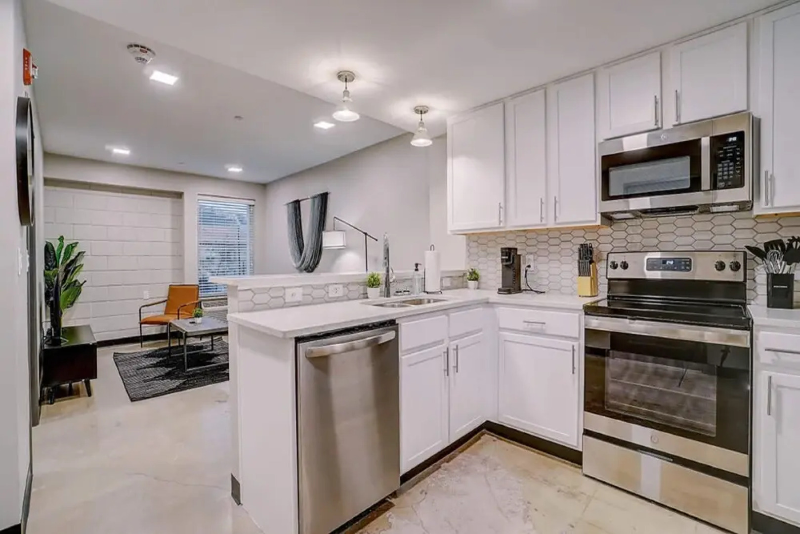 FRONTDESK Tower on Tenth Apts Birmingham