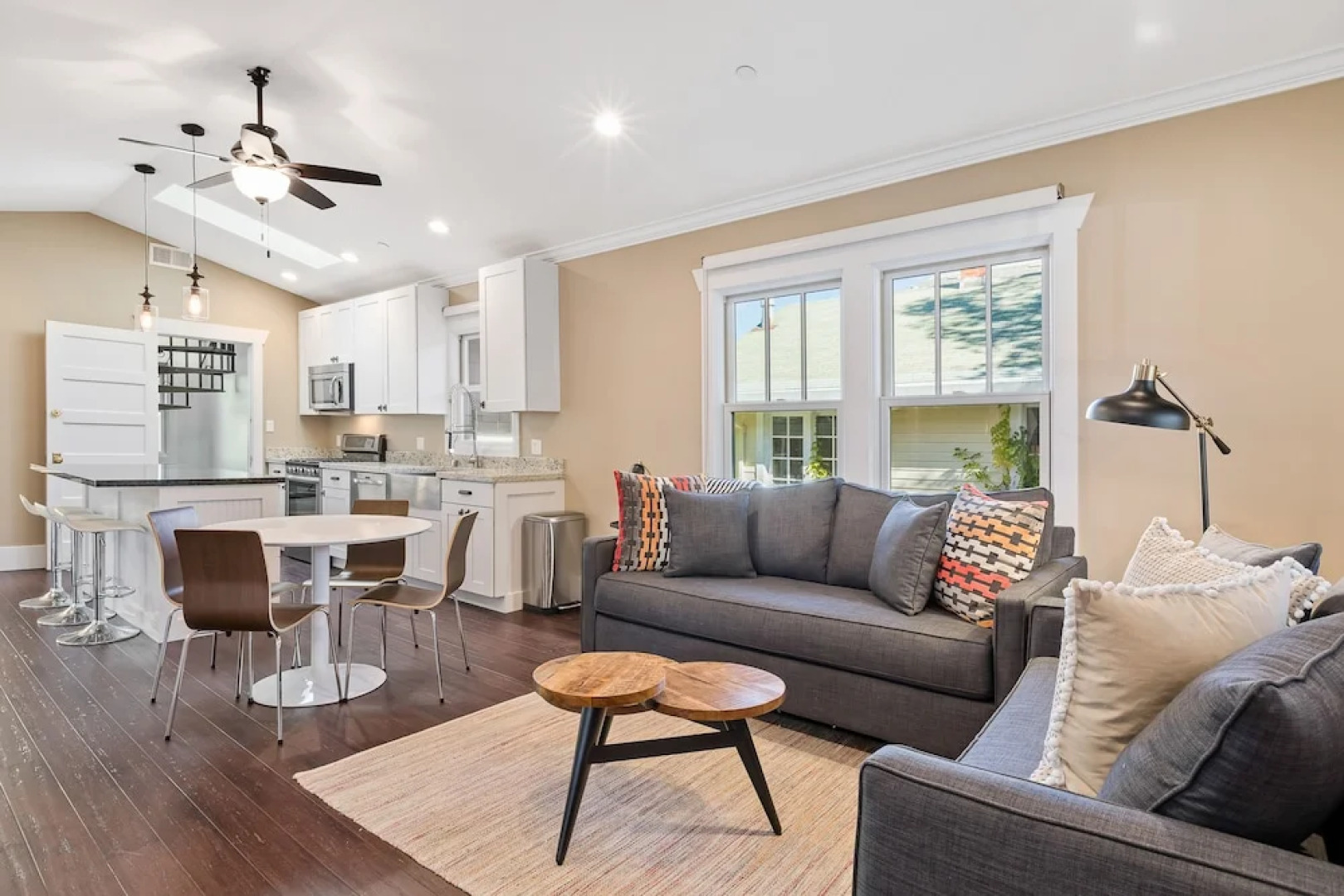 Apartment in Petaluma #140855 2 Bedrooms 1 Bathroom Apts