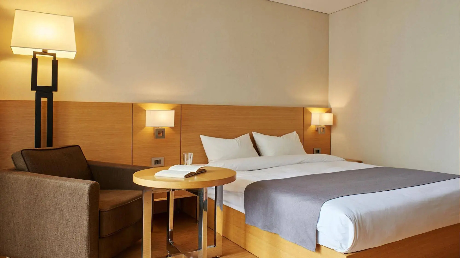 The Suites Hotel Naksan