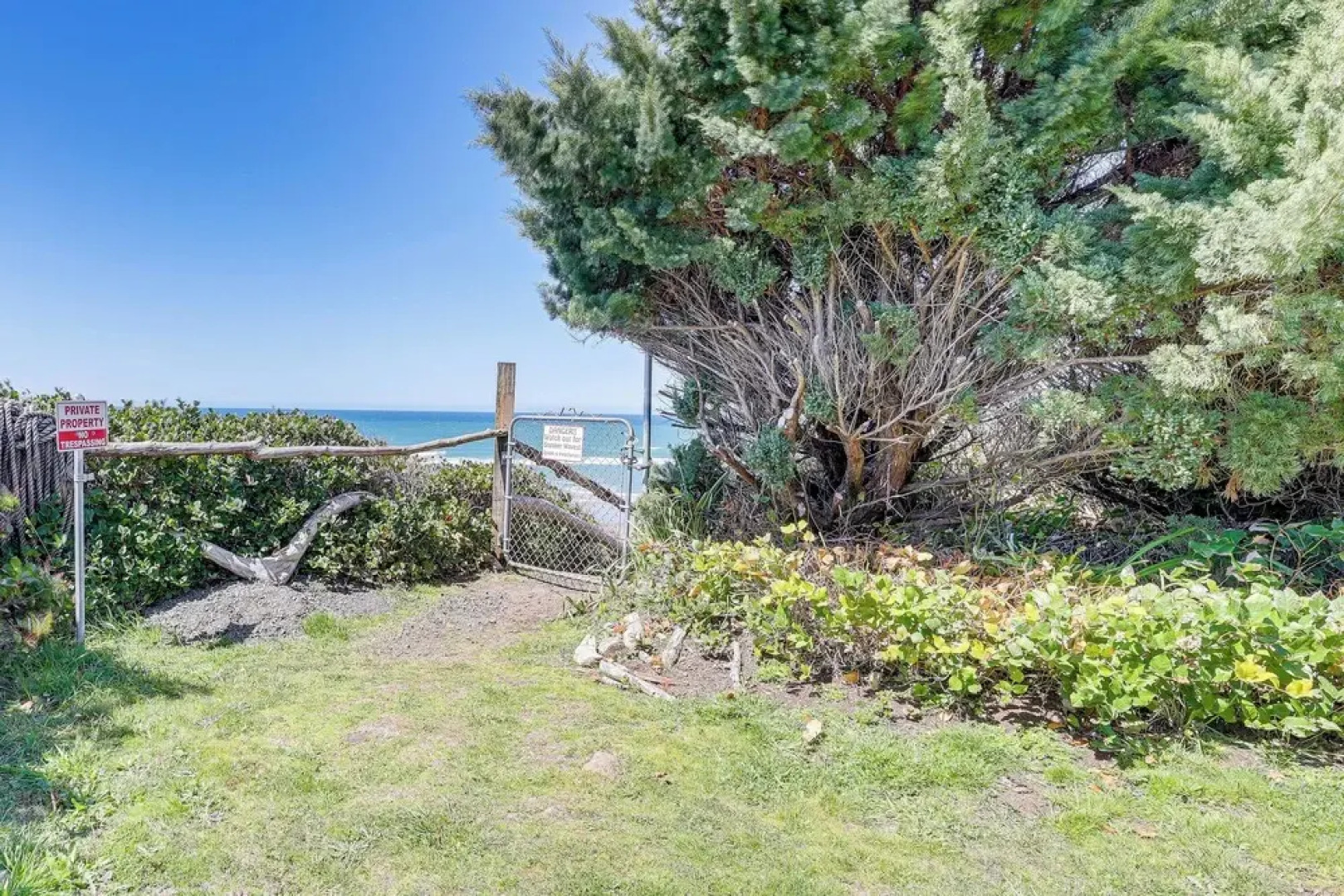Peaceful Winter Retreat: Oregon Coastline Beach!