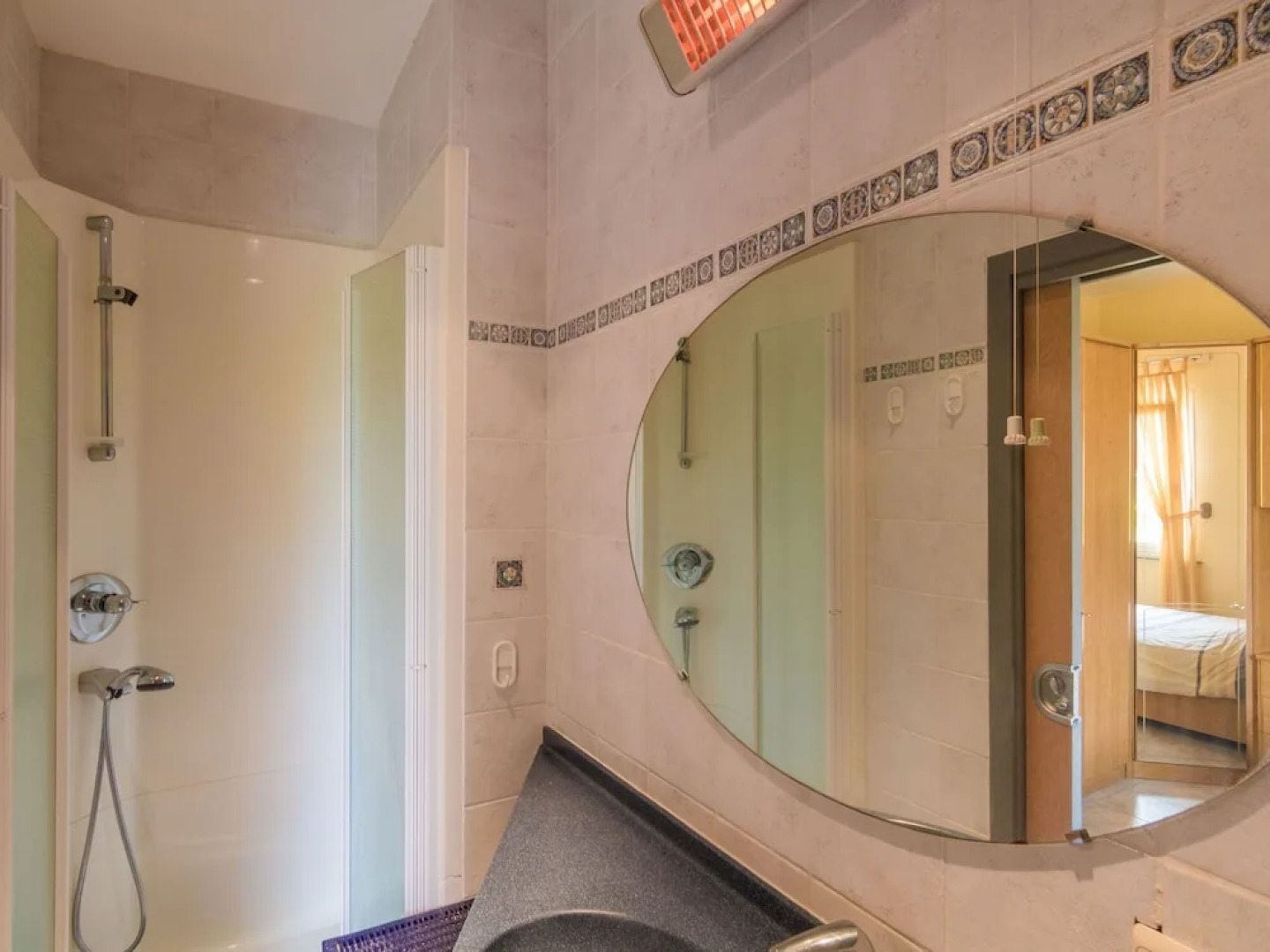 Cosy Holiday Home in Aquitaine With Swimming Pool