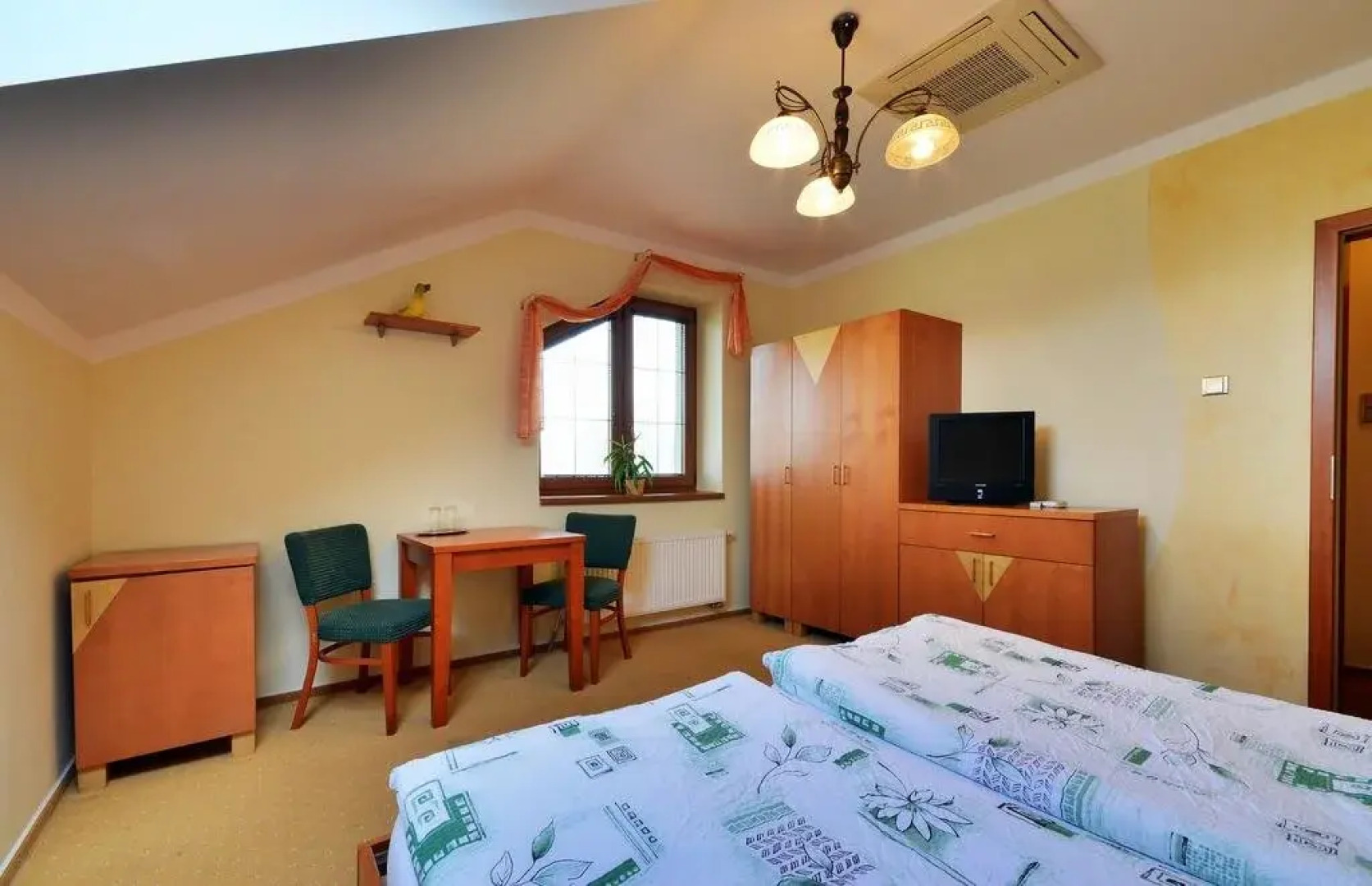 Restaurace a penzion Kamenec