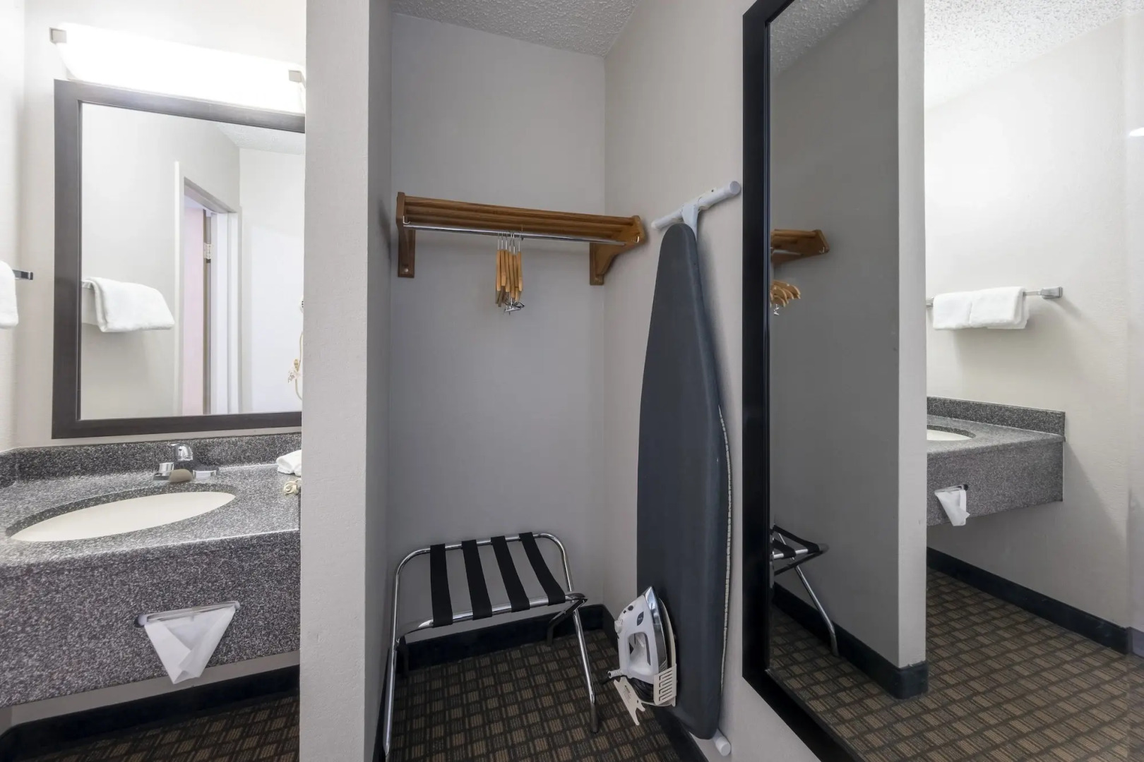 HomeTown Inn by Red Roof East Syracuse